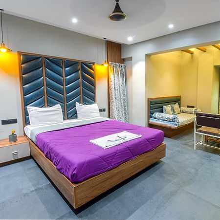 Hotel Vrindavan Deluxe Colhapur Exterior foto
