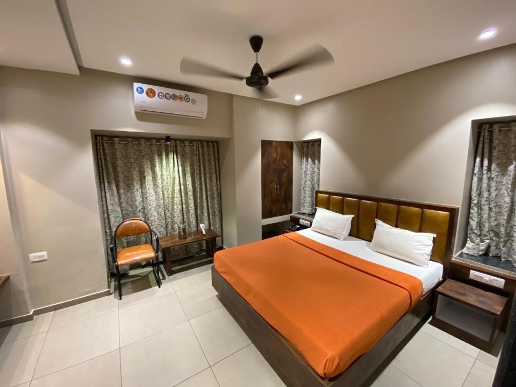 Hotel Vrindavan Deluxe Colhapur Exterior foto
