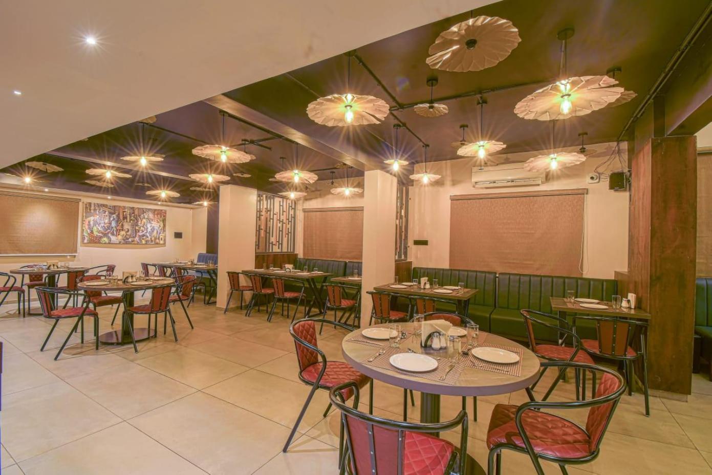 Hotel Vrindavan Deluxe Colhapur Exterior foto