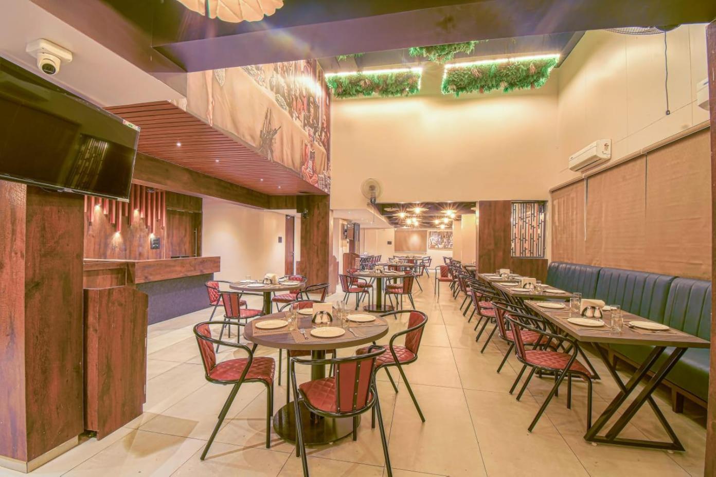 Hotel Vrindavan Deluxe Colhapur Exterior foto