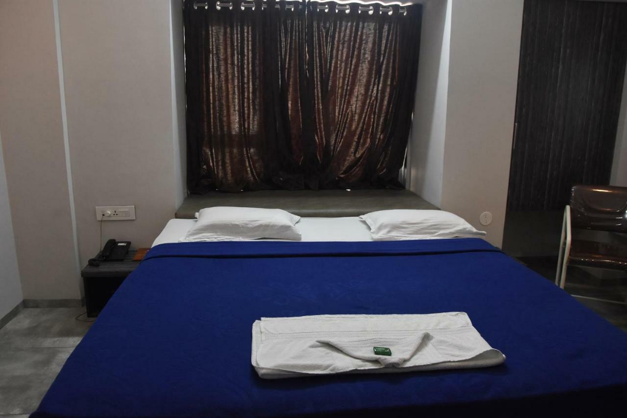 Hotel Vrindavan Deluxe Colhapur Exterior foto