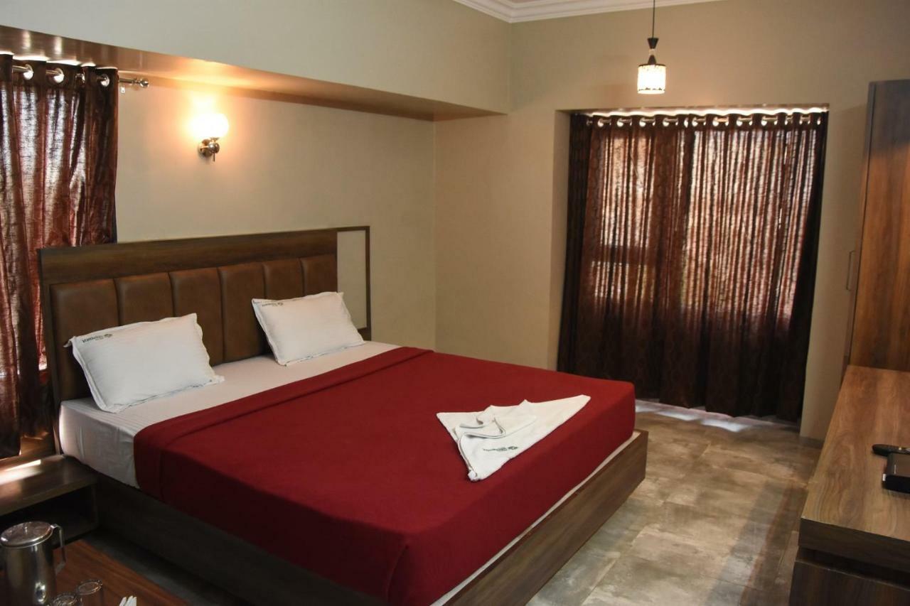 Hotel Vrindavan Deluxe Colhapur Exterior foto