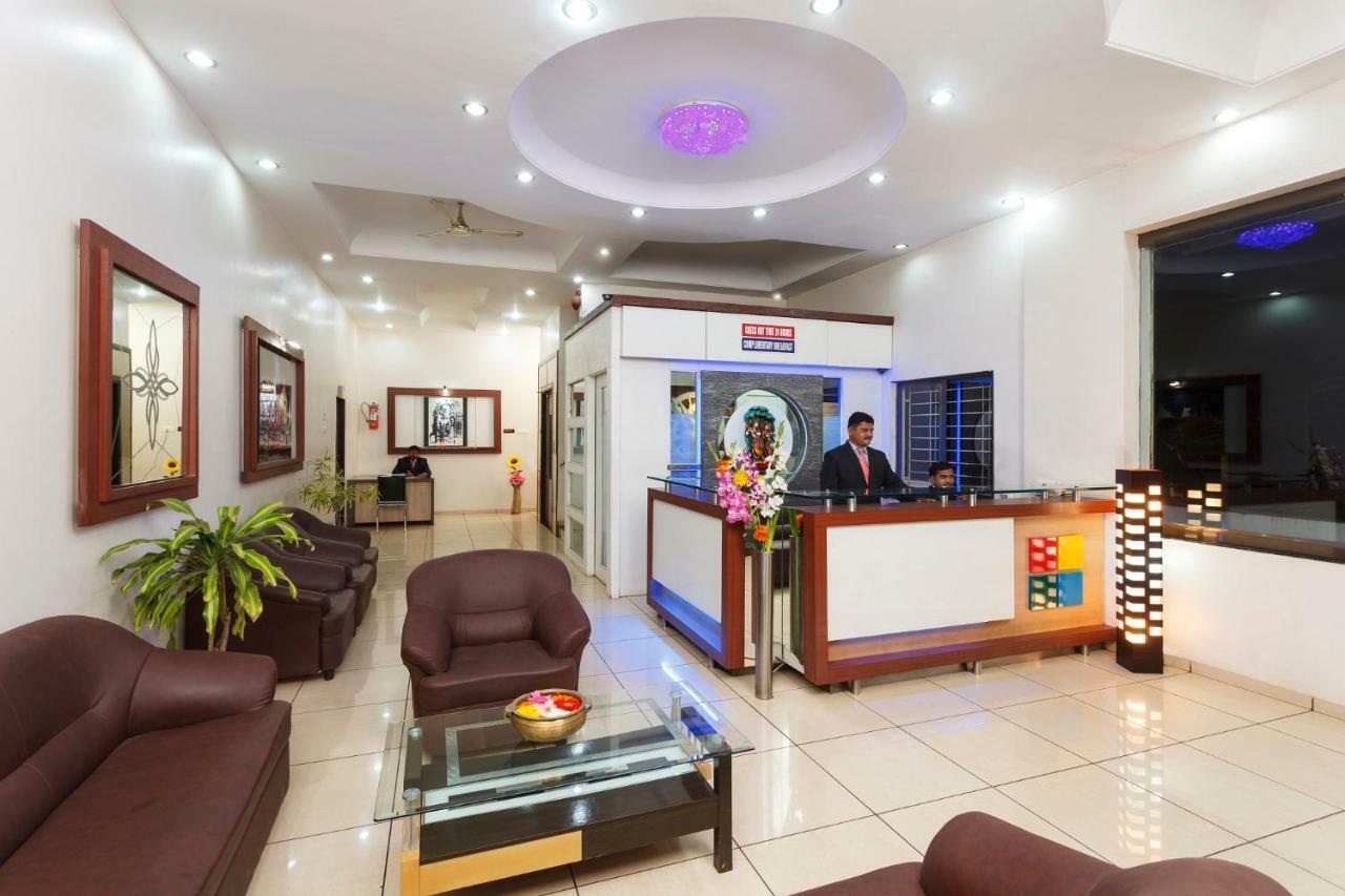 Hotel Vrindavan Deluxe Colhapur Exterior foto