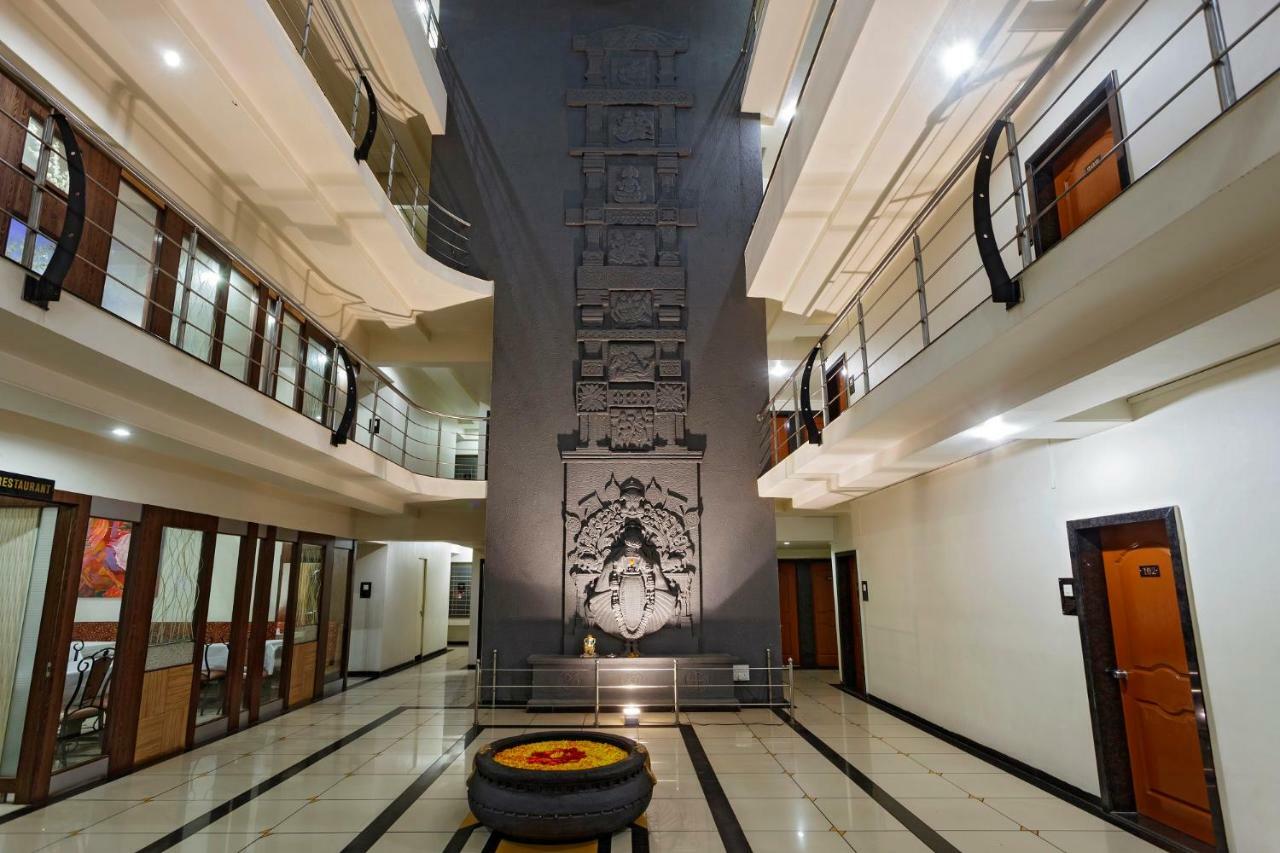 Hotel Vrindavan Deluxe Colhapur Exterior foto