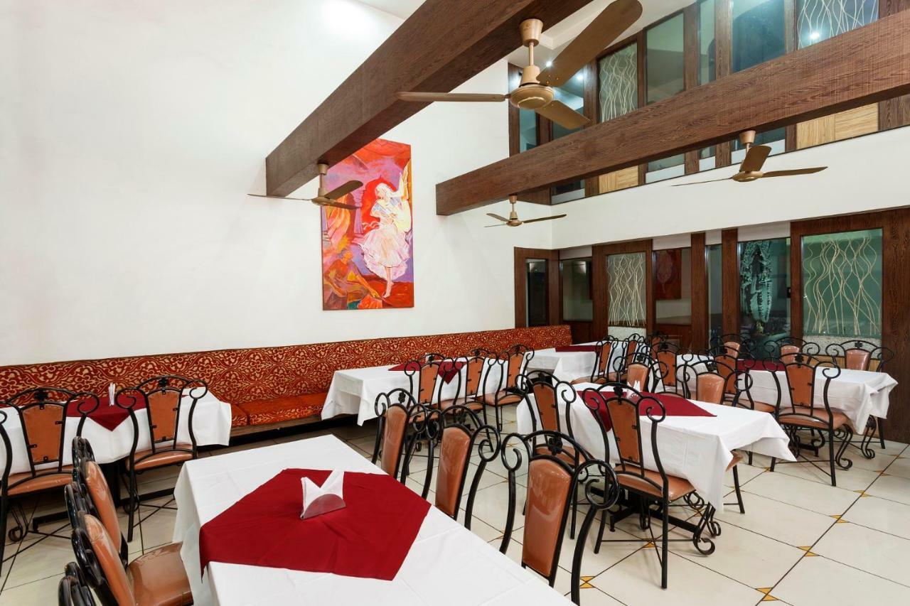 Hotel Vrindavan Deluxe Colhapur Exterior foto