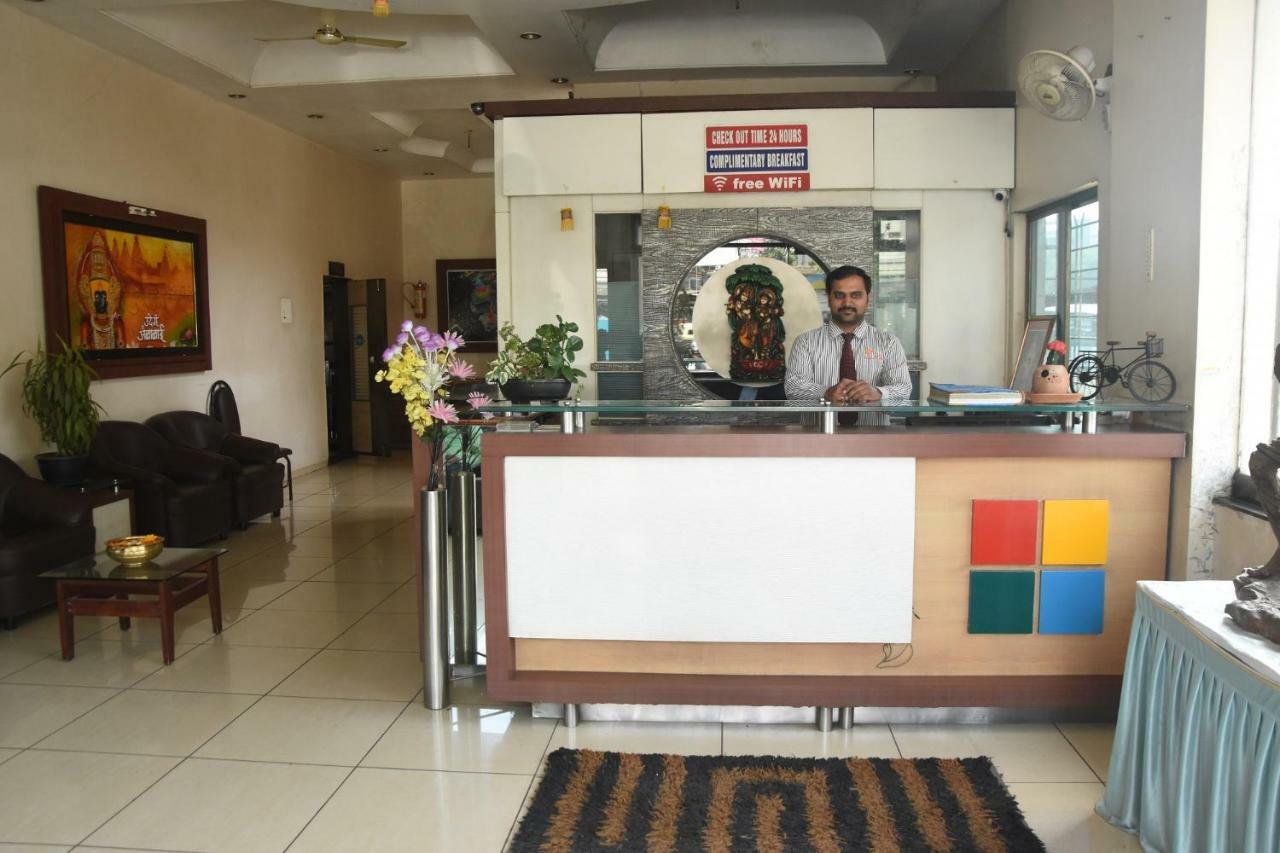 Hotel Vrindavan Deluxe Colhapur Exterior foto