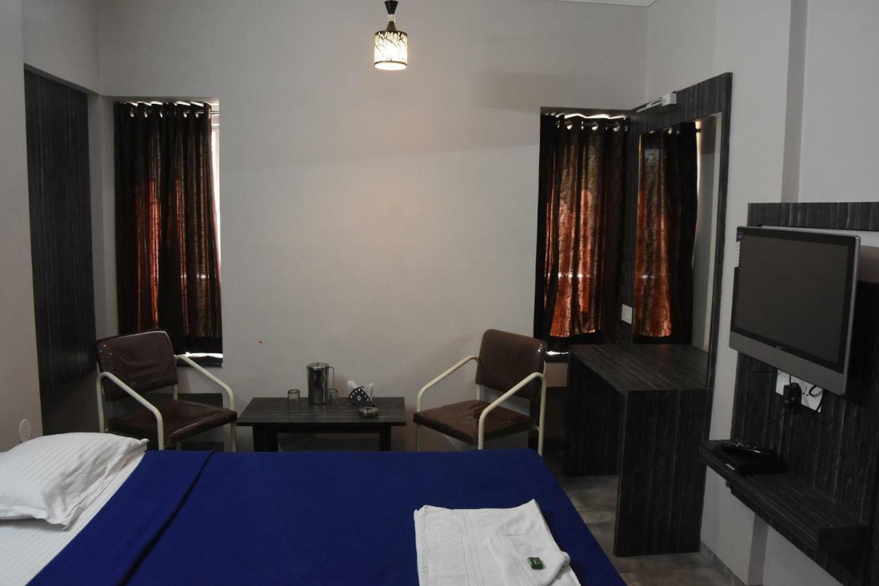 Hotel Vrindavan Deluxe Colhapur Exterior foto